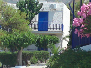 Отель Aetos Beach Bungalows  Káristos